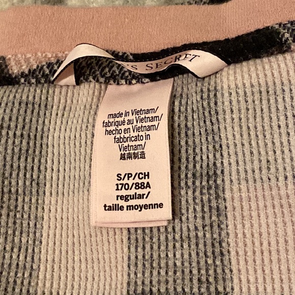 Pajama Set - Picture 2 of 5